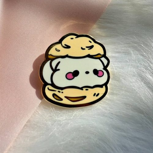 Cream Purr Enamel Pin (Seconds Grade)