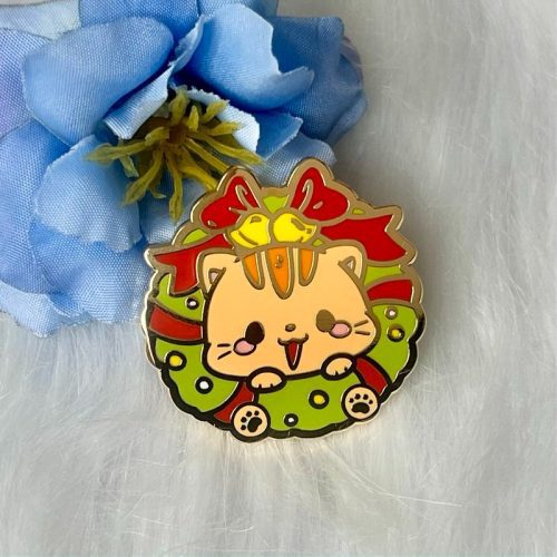 Wreath Cat Enamel Pin (Seconds Grade)